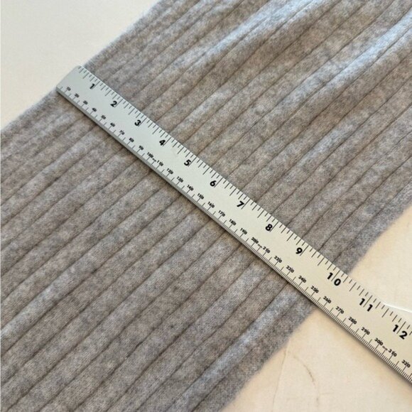 Charter Club 100% Cashmere Scarf Light Gray Wide Ribbed Unisex Quiet Luxury Warm - Picture 6 of 9